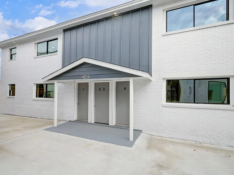 2403 Cleburne St #3