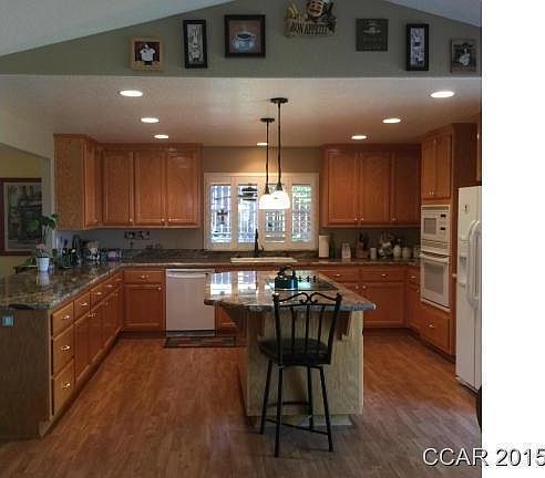 3rd image of 661 Live Oak Dr