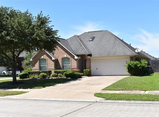 7707 Misty Lake Ln, Pearland, TX 77581