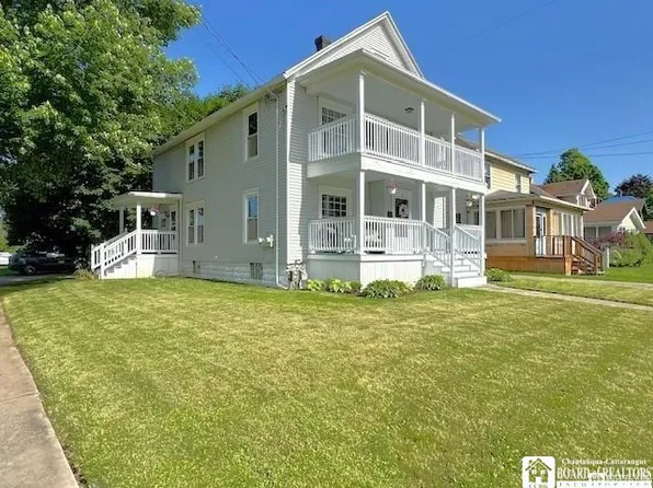 18 Parkway Ave, Silver Creek, NY 14136