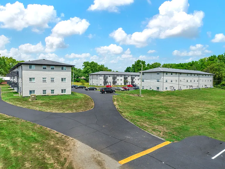 2816 E County Line Rd — Photo 4