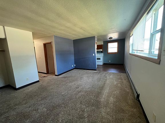 5th image of 917 19th St S APT 2