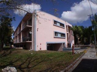 400 Swallow Dr, Miami Springs, FL 33166