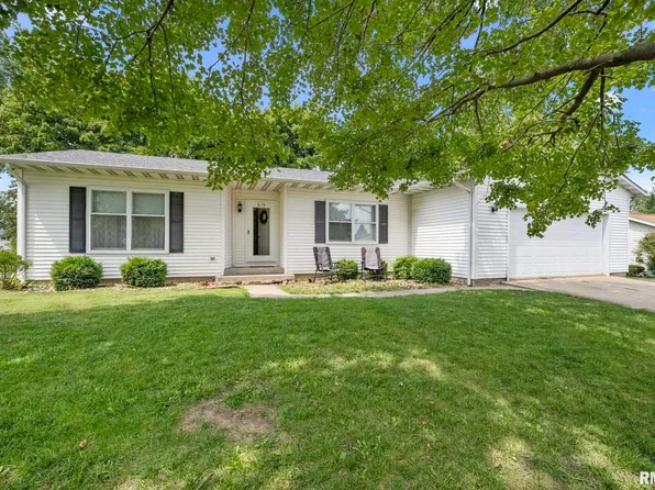 619 Shadycrest Dr, Kewanee, IL 61443