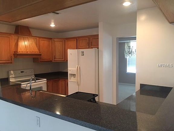 4th image of 1102 Blackrush Dr