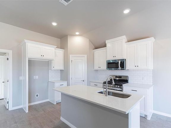 3rd image of 5513 Malpaso Creek Dr