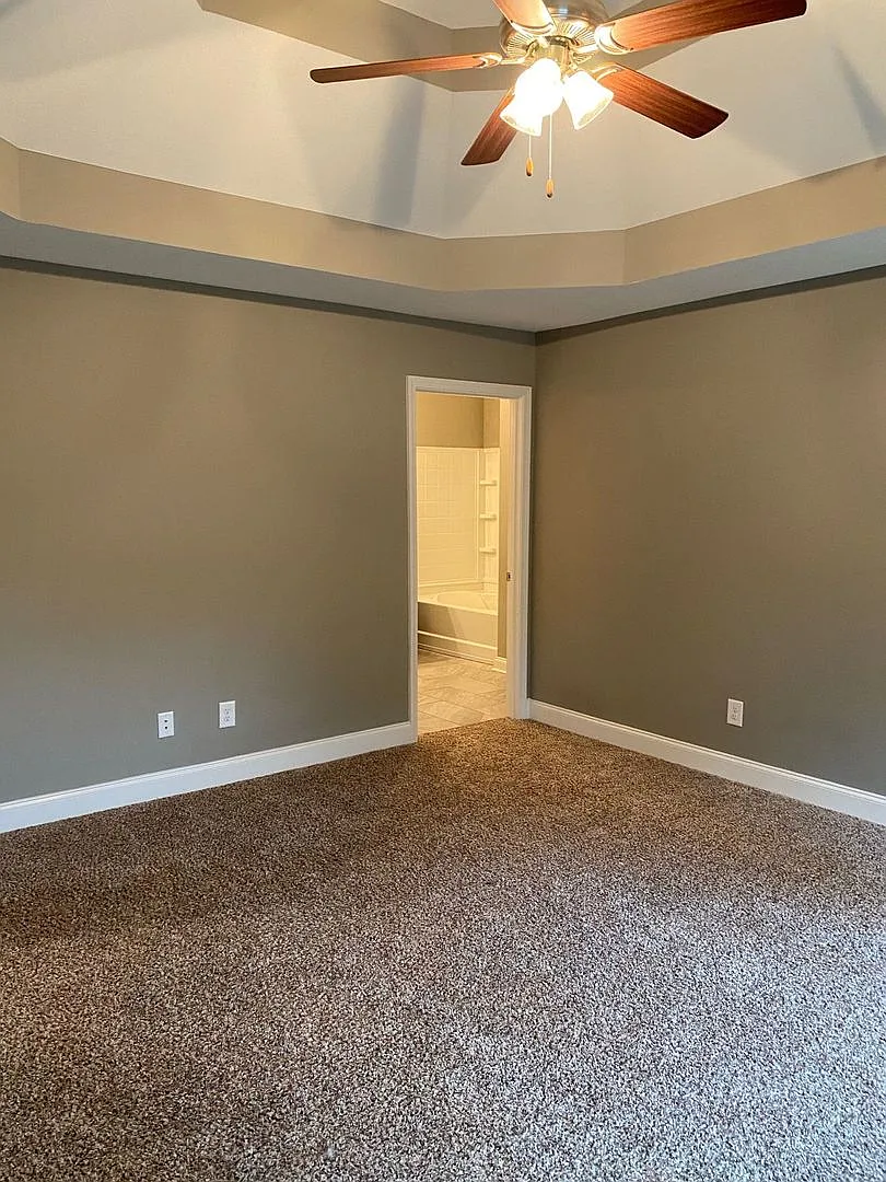 Beautiful Home Built in 2019!! Open Floor Plan with 3 Bed/2.5 Bath and 2 Car garage, Fenced yard! — Photo 4
