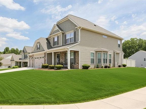 3rd image of 2689 Lamplight Cir