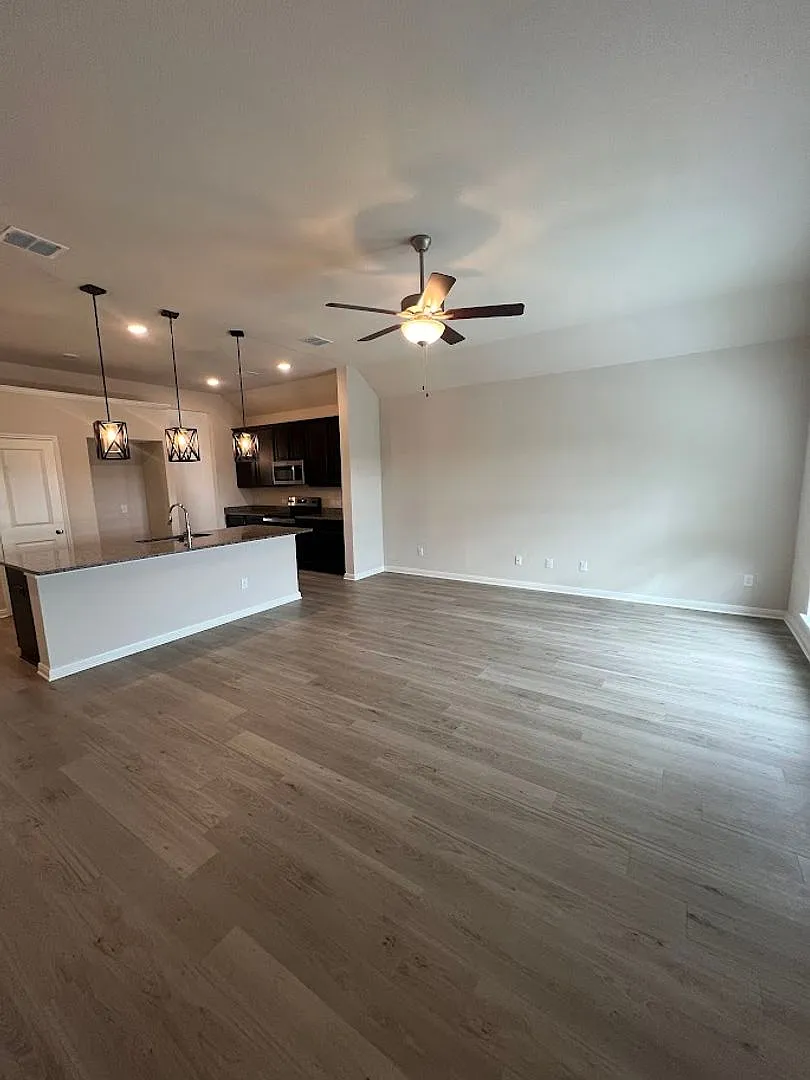 3809 Centerfire Rd. — Photo 2