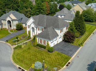 667 Goose Neck Dr, Lititz, PA 17543