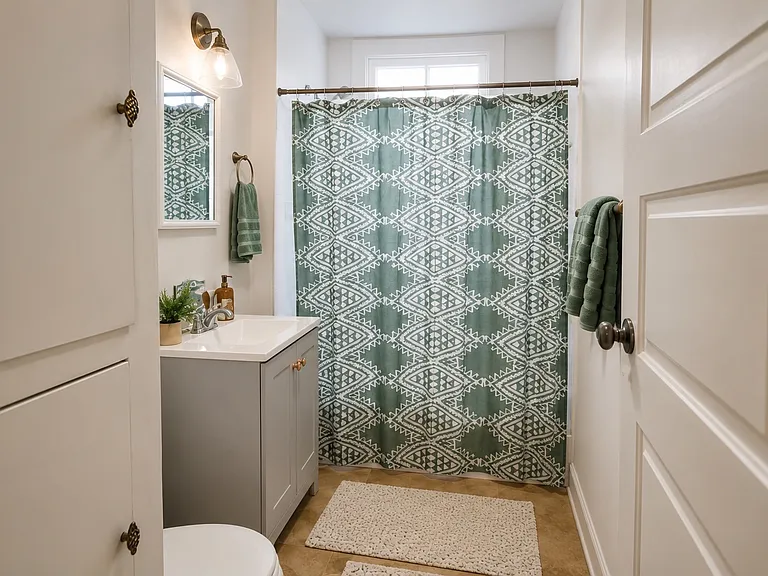 539 Seguin St — Photo 10