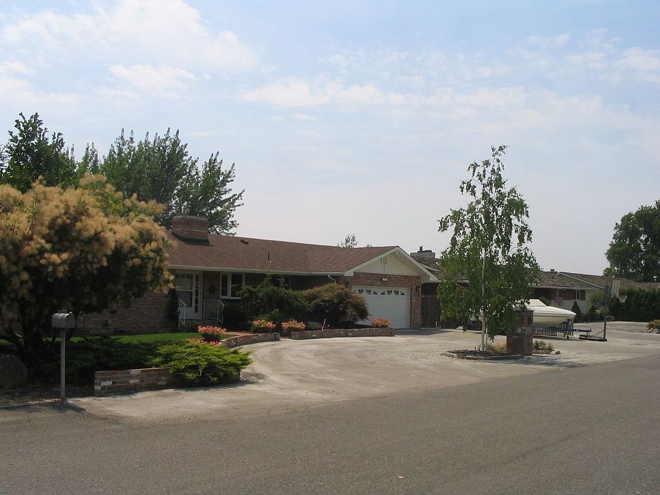 2nd image of 5020 W Irving St