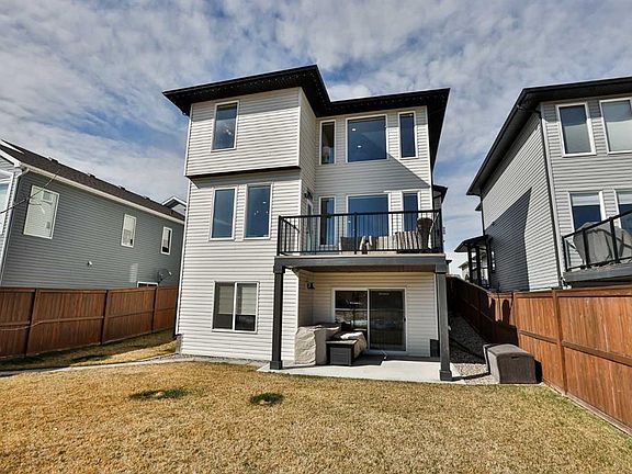 3rd image of 56 Greywolf Rd N