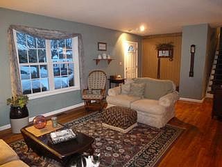 4th image of 139 Connecticut Ave