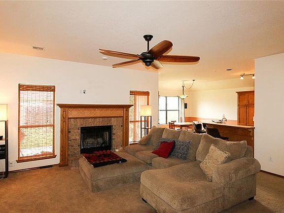 3rd image of 1717 Sumac Dr