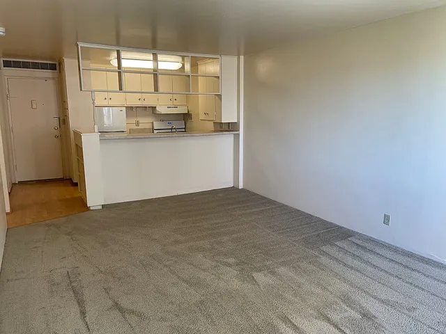 Executive House — Photo 20