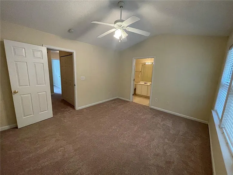 4085 Howell Park Rd — Photo 8