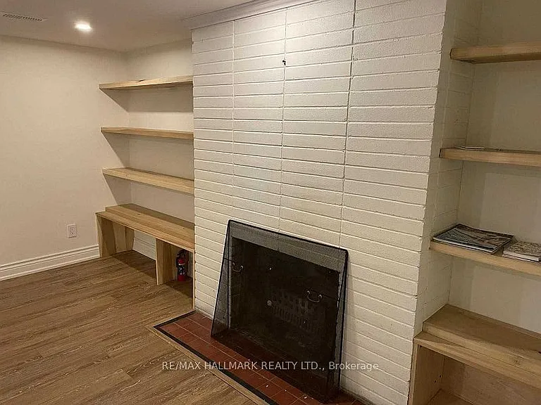 6 Margate Cres — Photo 3