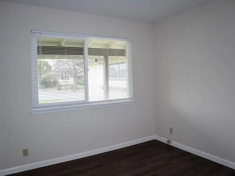 37051 Shasta St — Photo 9