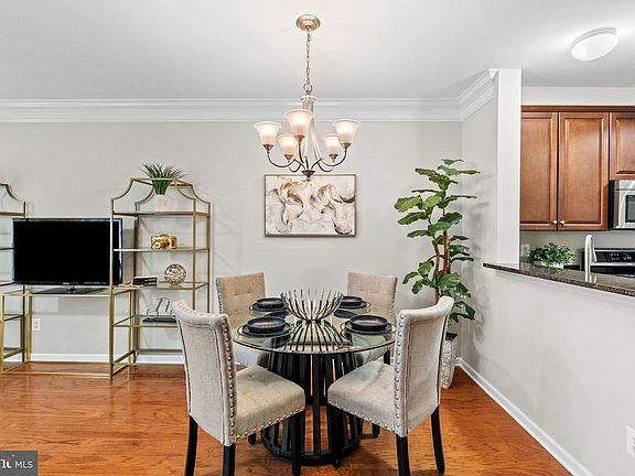 5th image of 15324 Kensington Park Dr