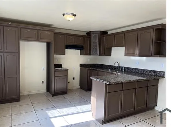 945 E 53rd St, Los Angeles, CA 90011