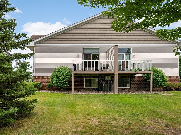 3rd image of 20683 Hampshire Way