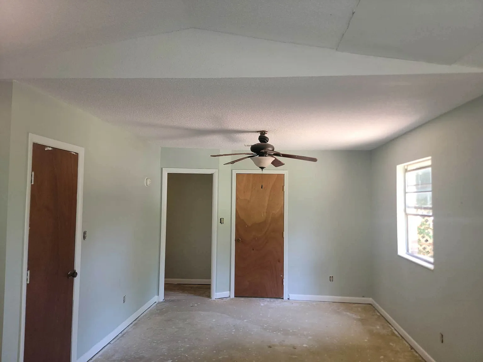 2 bed, 1800 sqft, $1,800 — Photo 1