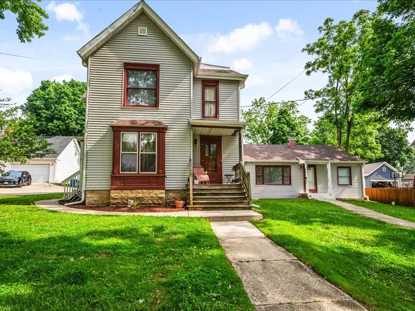 230 E Shannon St, Elburn, IL 60119