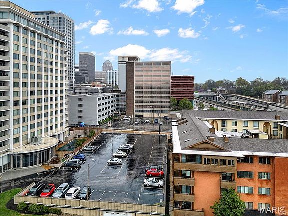 3rd image of 250 S Brentwood Blvd APT 1H