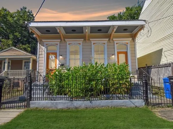 822-24 Josephine St, New Orleans, LA 70130