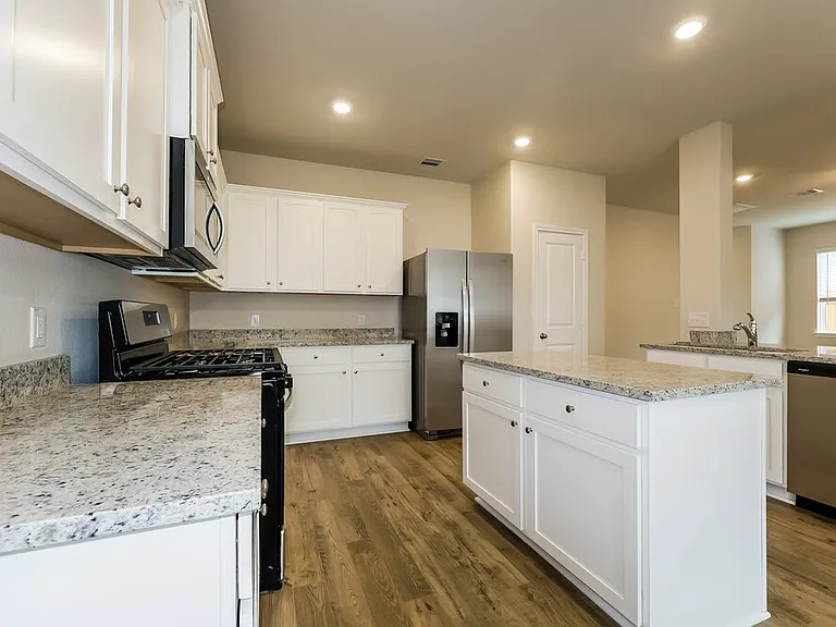 16435 Honeysuckle Hill Dr — Photo 8
