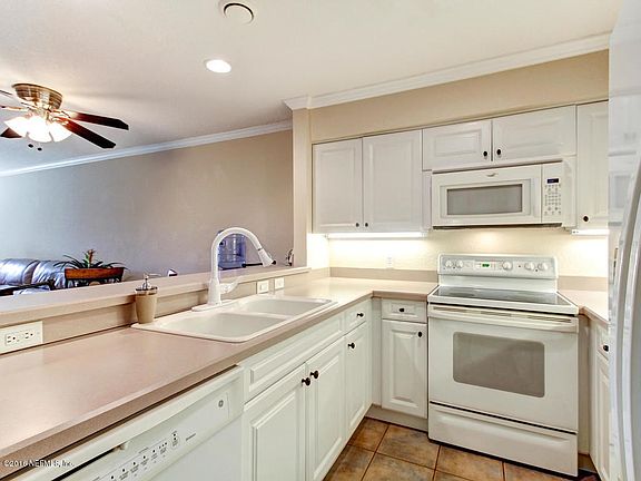 1307 River Hills Cir E Unit 6-MLS-Kitche
