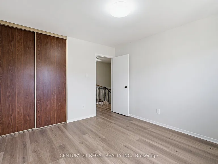 28 Newdawn Cres — Photo 20