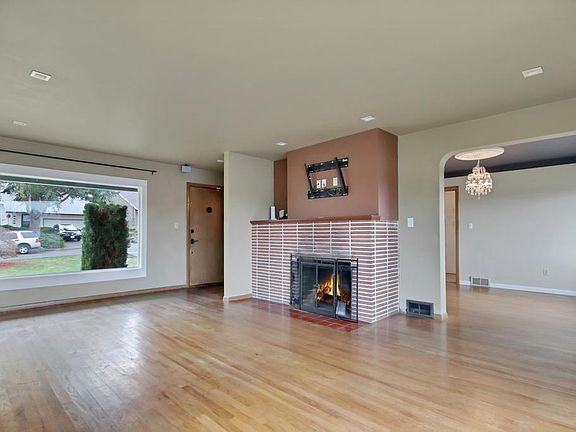 5th image of 8415 S 17th St
