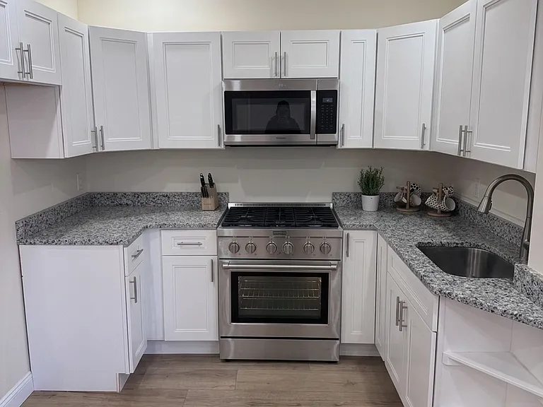 225 S 44th St #3 — Photo 5