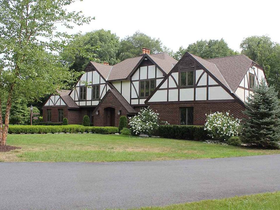 1st image of 31 Redwood Dr