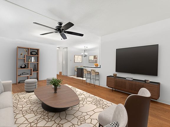 3rd image of 1339 N Dearborn St APT 7D