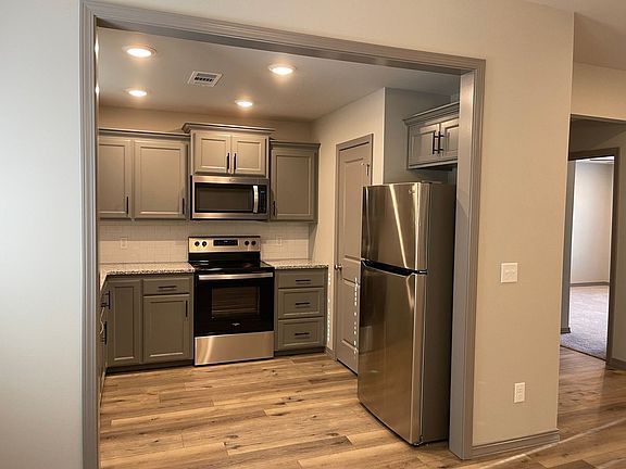 3rd image of 104 Praire Creek Dr