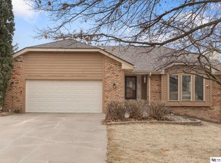 618 S 158th St, Omaha, NE 68118
