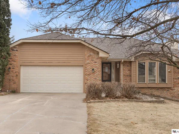 618 S 158th St, Omaha, NE 68118