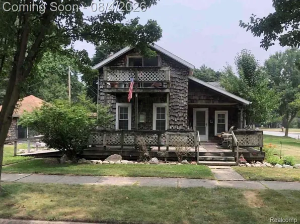 129 S Church St SE, Caledonia, MI 49316
