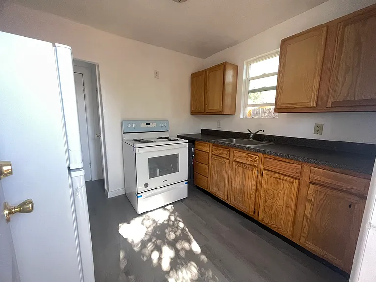 212 Cornell Dr SE #B — Photo 5