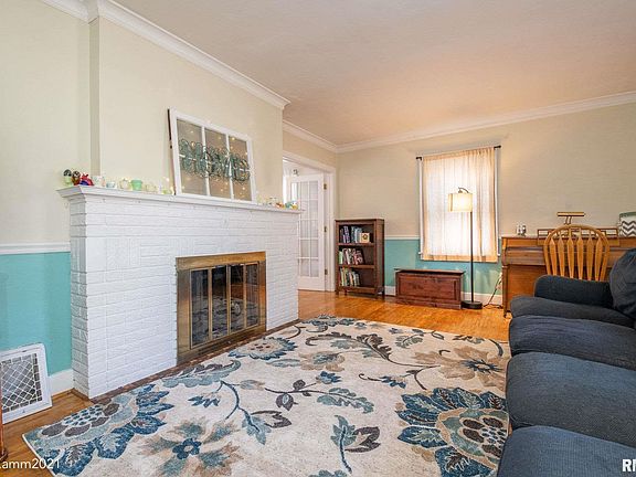 5th image of 512 W Maywood Ave