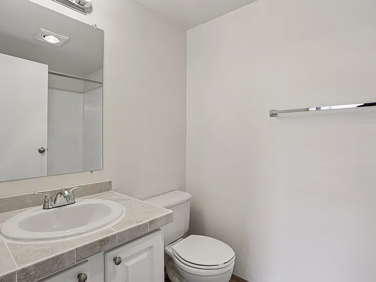 Poplar Lane Apartments — Photo 12