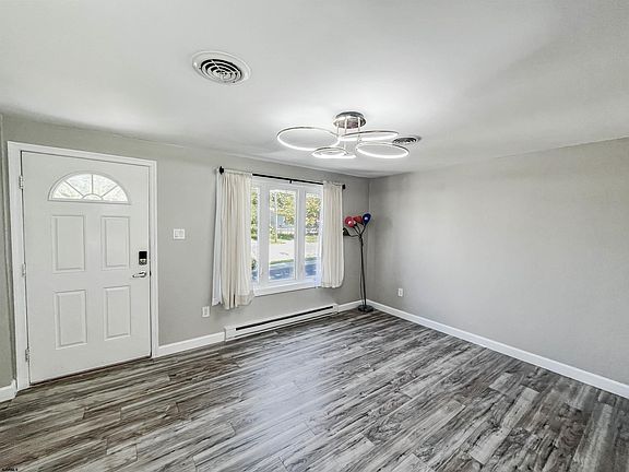 5th image of 115 Tremont Ave