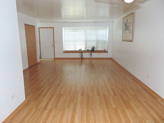 4th image of 1221 Bayberry Dr