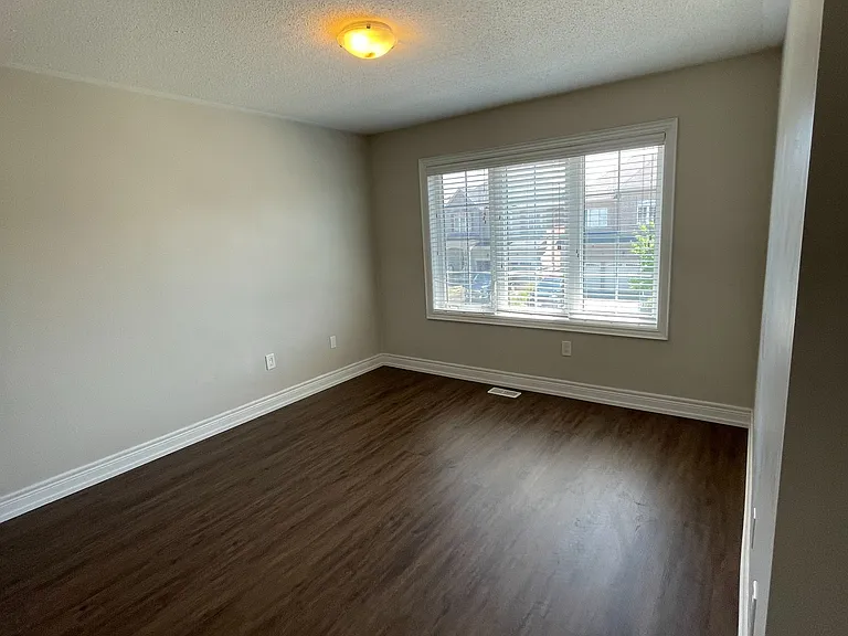 8 N Jericho Ave — Photo 11