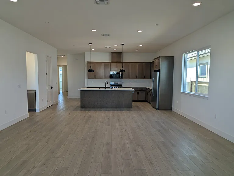 5040 Lone Star Way — Photo 4