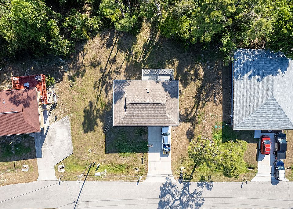 2nd image of 18804 Matanzas Rd