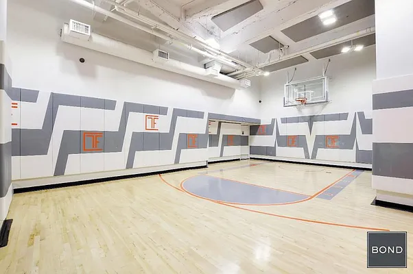 Rented by Bond New York | media 13